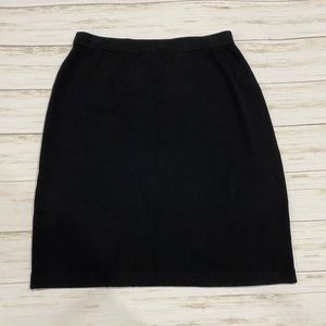 St. John Basics Black Skirt Sz 8 😍